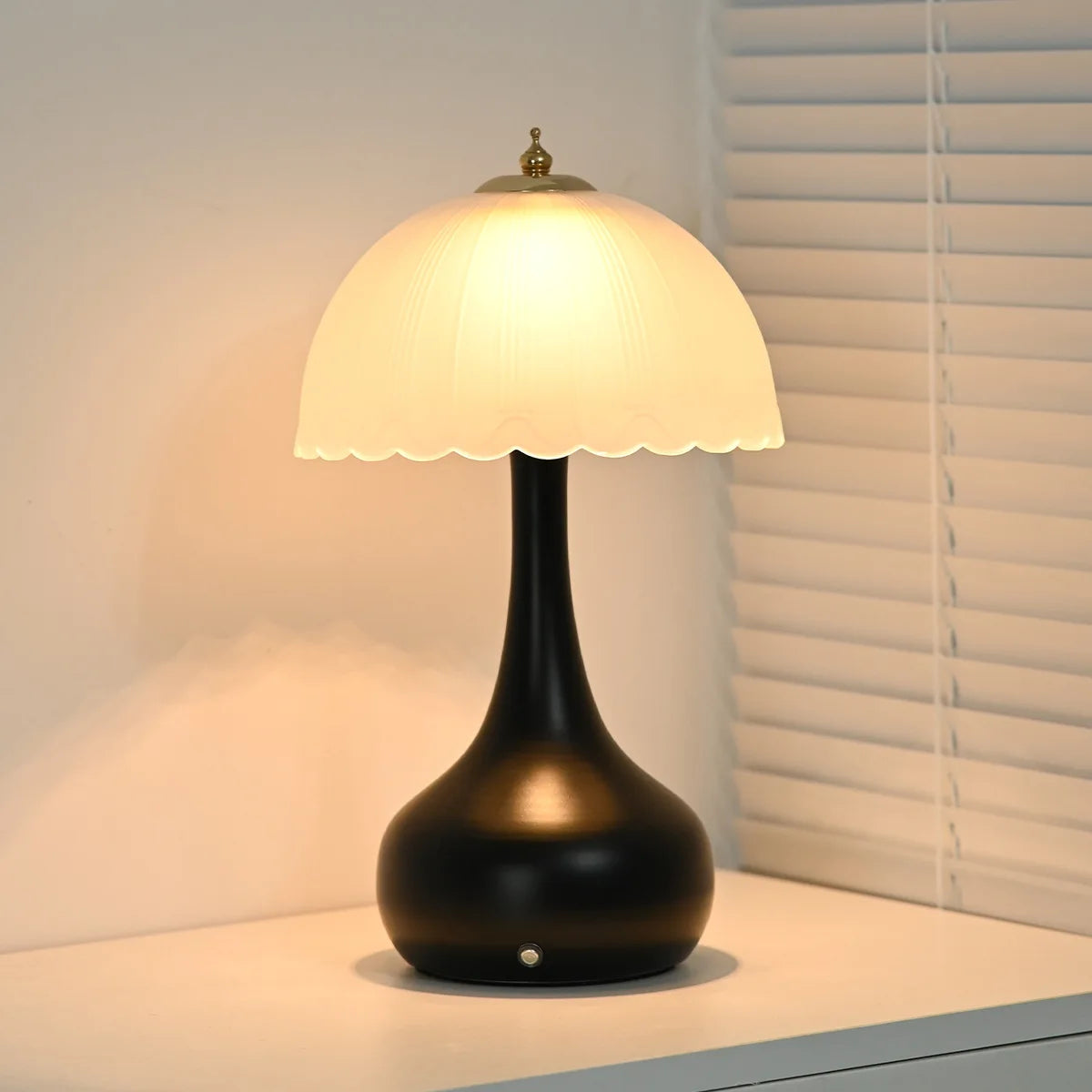 Luna Table Lamp